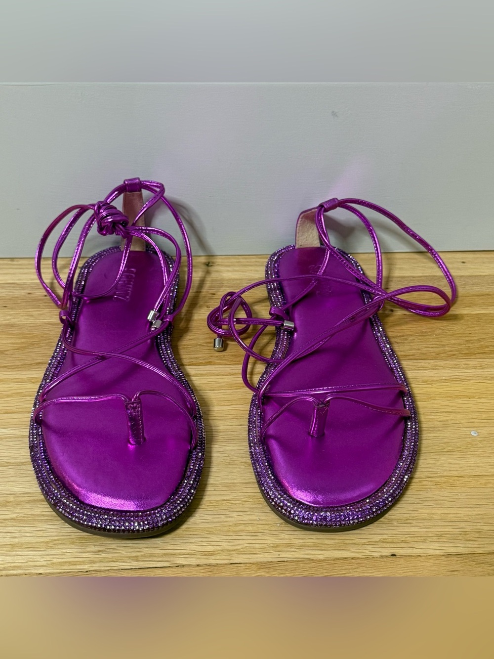 Schutz Glam Casual Flat Sandal Women's Metallic Magenta wraparound lace up 9.5